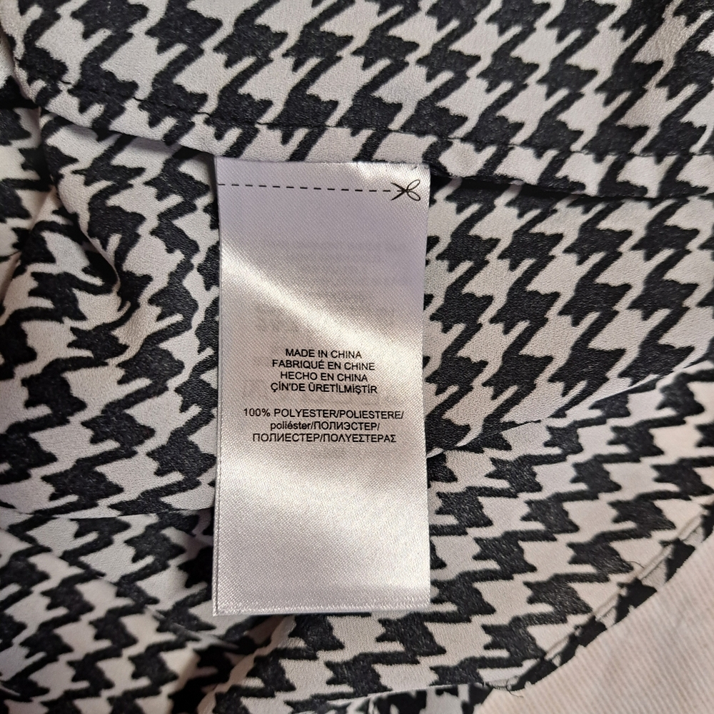 Lauren Ralph Lauren Houndstooth Pleated Tie Neck Shirt. - Picture 7 of 9